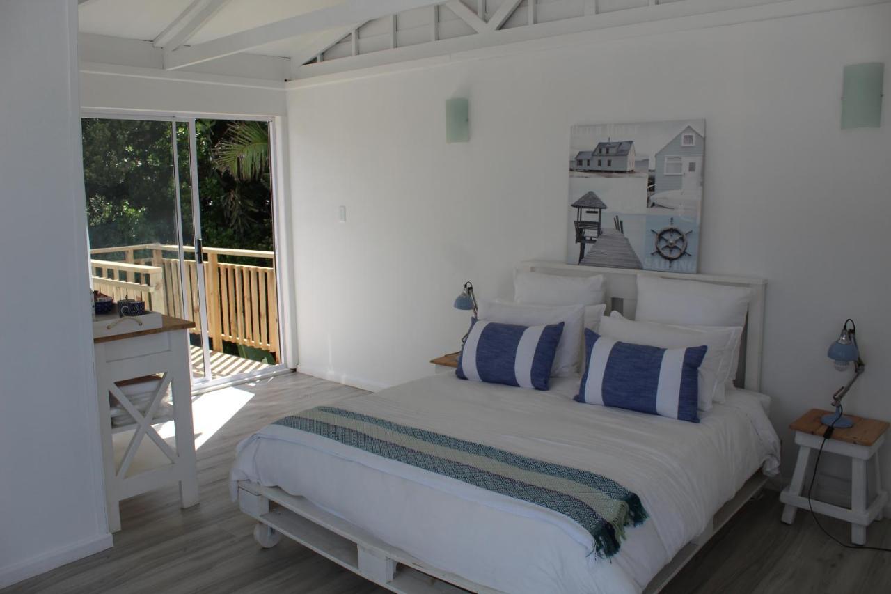 Blue'S Guest House - East London Bonza Bay Екстер'єр фото