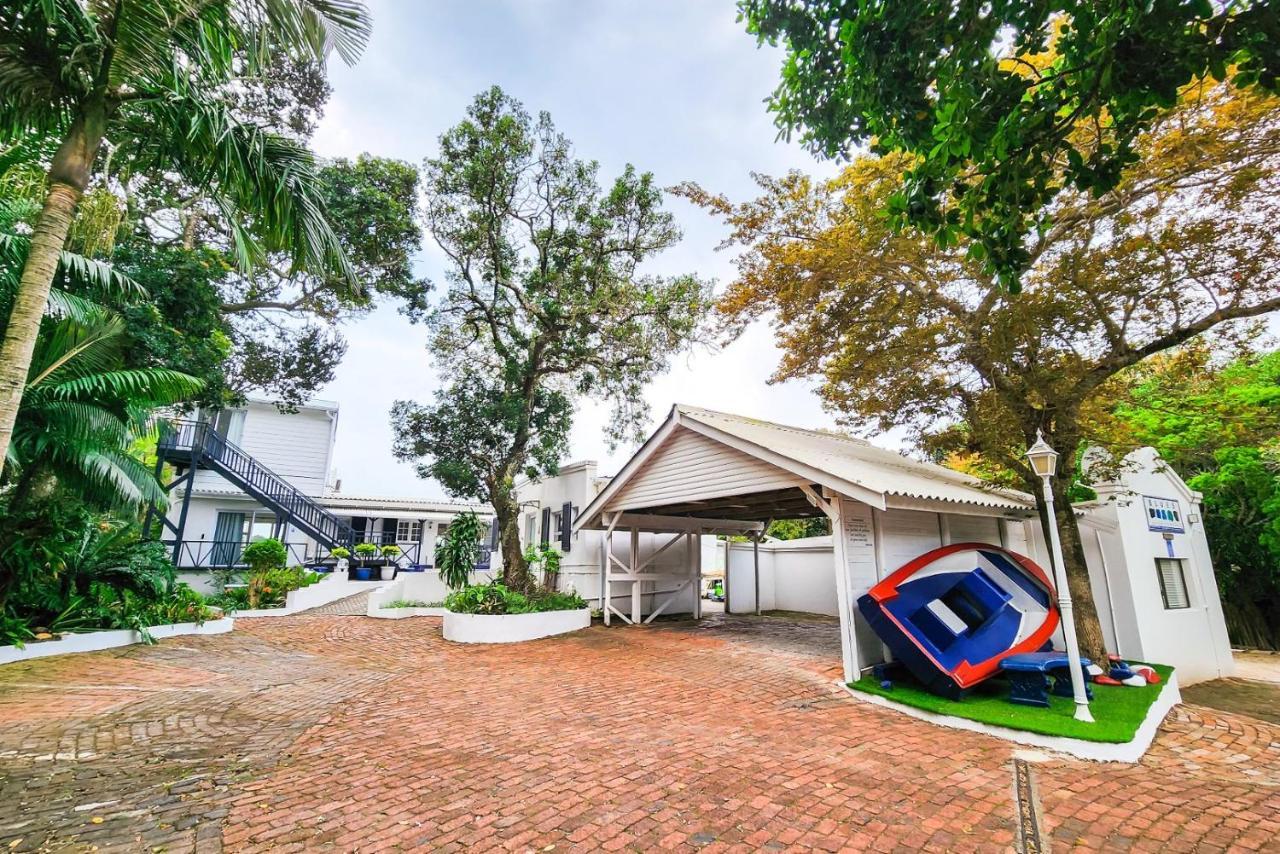 Blue'S Guest House - East London Bonza Bay Екстер'єр фото