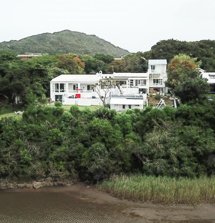 Blue'S Guest House - East London Bonza Bay Екстер'єр фото
