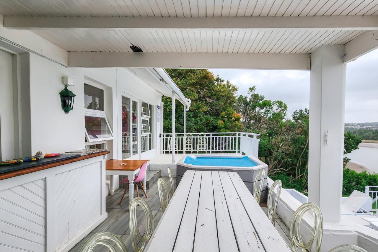 Blue'S Guest House - East London Bonza Bay Екстер'єр фото
