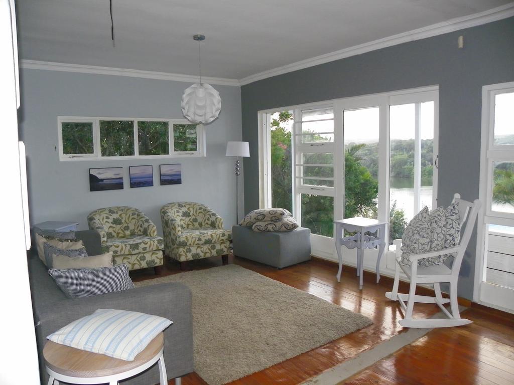 Blue'S Guest House - East London Bonza Bay Екстер'єр фото