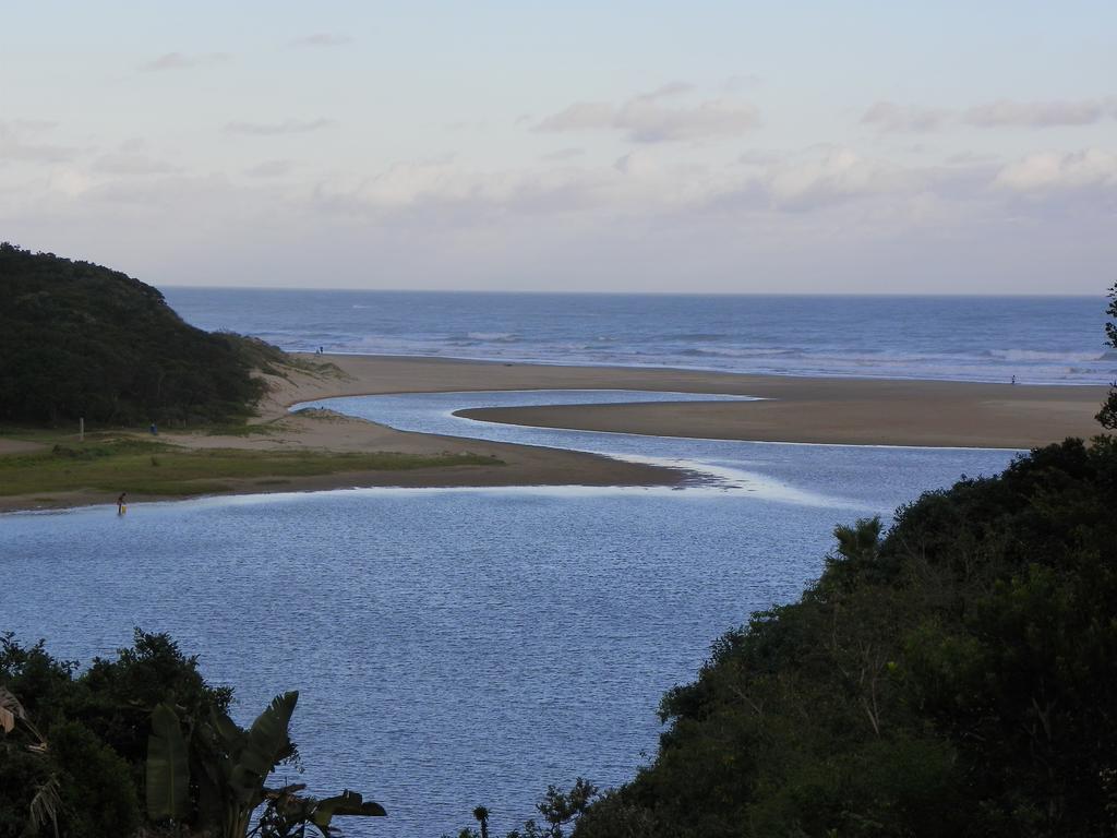 Blue'S Guest House - East London Bonza Bay Екстер'єр фото