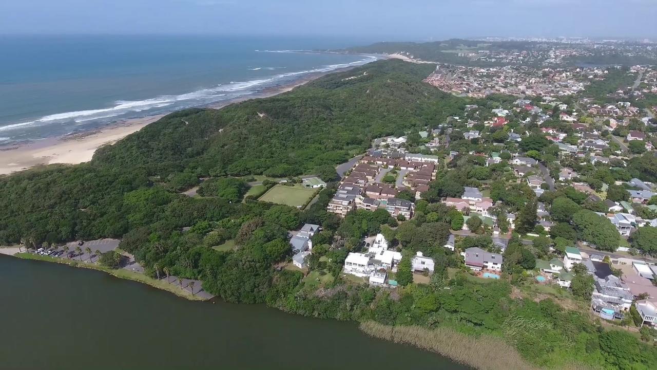 Blue'S Guest House - East London Bonza Bay Екстер'єр фото