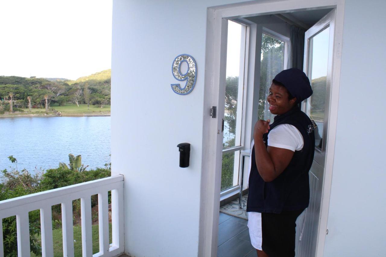 Blue'S Guest House - East London Bonza Bay Екстер'єр фото