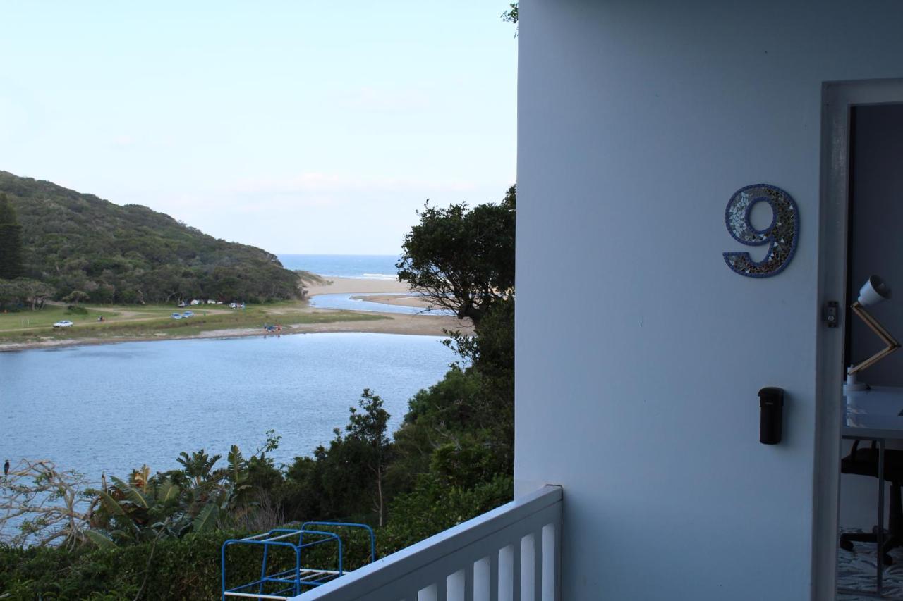 Blue'S Guest House - East London Bonza Bay Екстер'єр фото