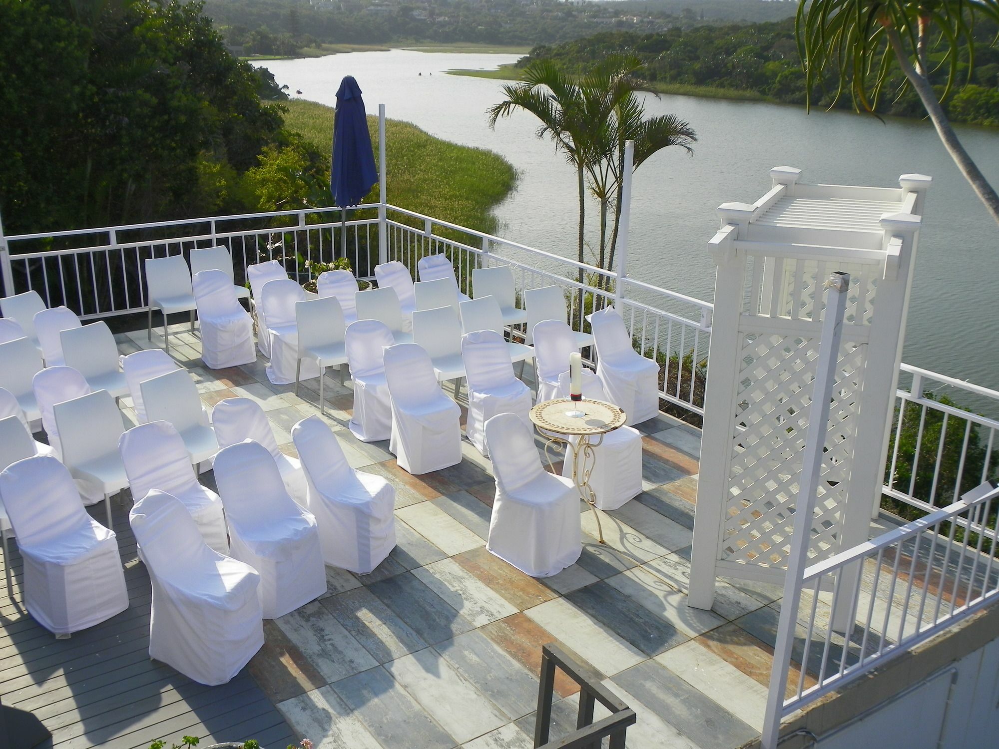 Blue'S Guest House - East London Bonza Bay Екстер'єр фото